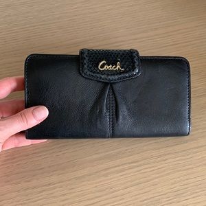 Coach Long Wallet